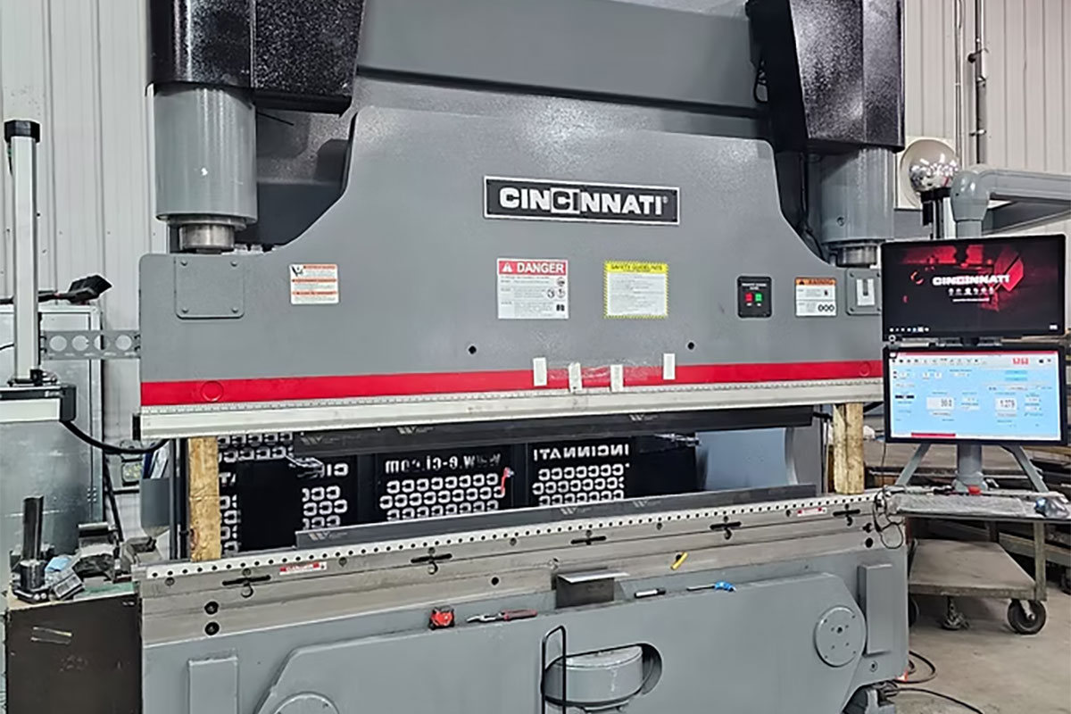 cincinatti maxform 135 ton press brake - Haven Industries